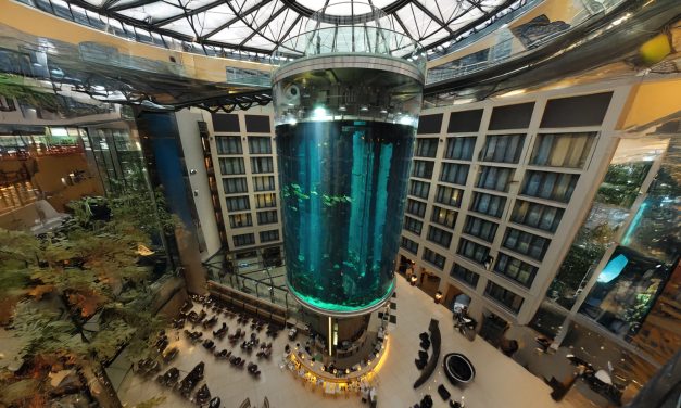 AquaDom Berlin Adalah Akuarium Raksasa Canggih Asal Jerman