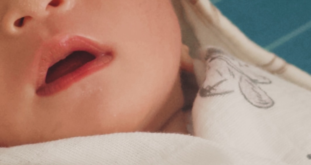 Fajar Nugra dan Istri Di Karuniai Anak Laki-Laki Pertama