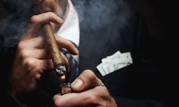 Sejarah Rokok Cerutu, Dari Tradisi Kuno Hingga Industri Modern