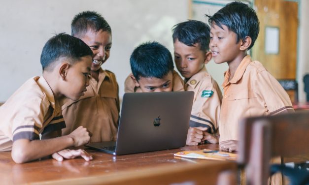 Pendidikan Anak Era Digital, Menantang Atau Memudahkan