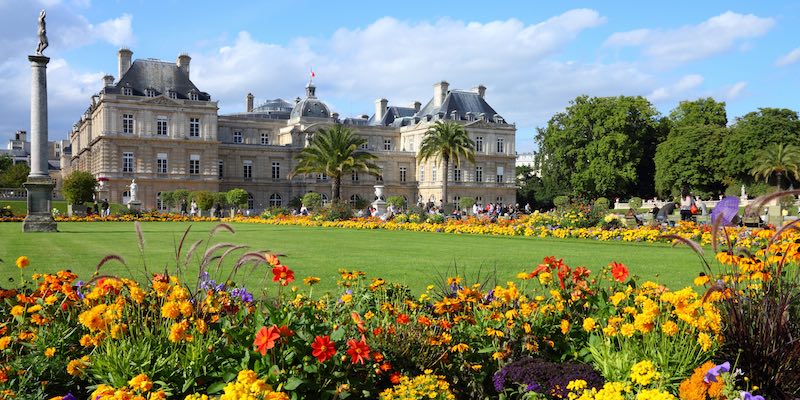 Taman Cantik Di Paris Untuk Piknik Santai Dengan View Memukau