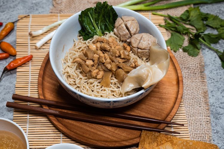 Mie Ayam Jogja Hidangan Lezat Ikonik dari Kota Gudeg