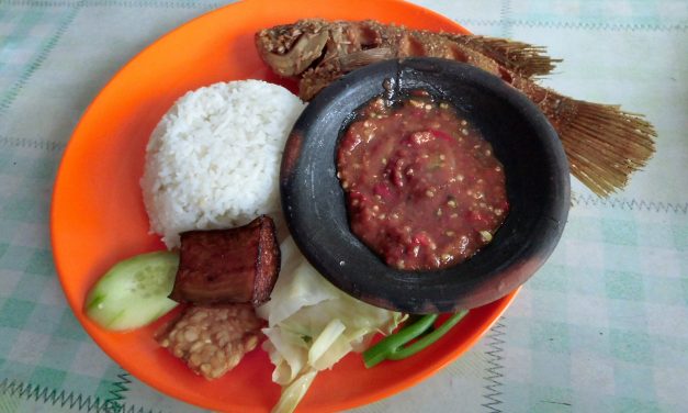Nasi Tempong Kuliner Khas Banyuwangi Dengan Citra Rasa Pedas