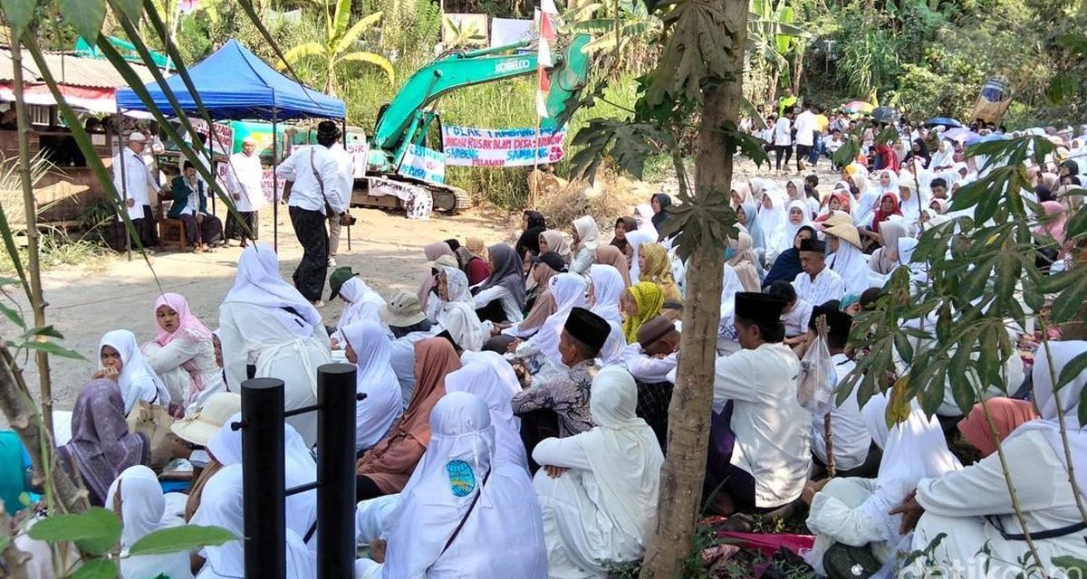 Warga Gerebek Tambang Pasir di Sambeng Magelang