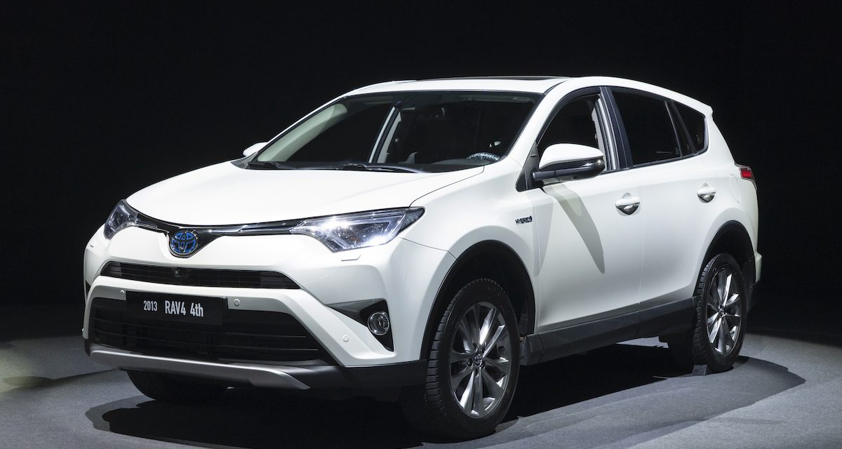 Mengenal Toyota Rav-X Mobil Dengan Kesan Yang Gagah
