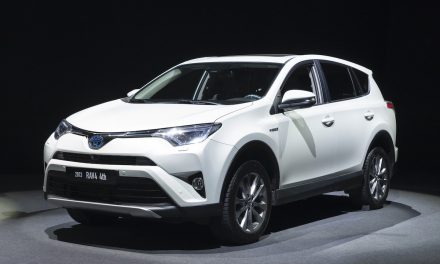 Mengenal Toyota Rav-X Mobil Dengan Kesan Yang Gagah